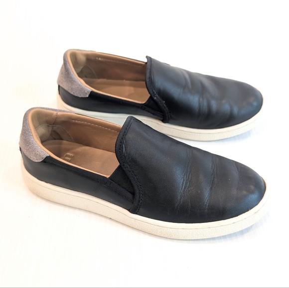 UGG Women's Black Leather Slip-On Sneakers Loafers Size 6 - Picture 1 of 10